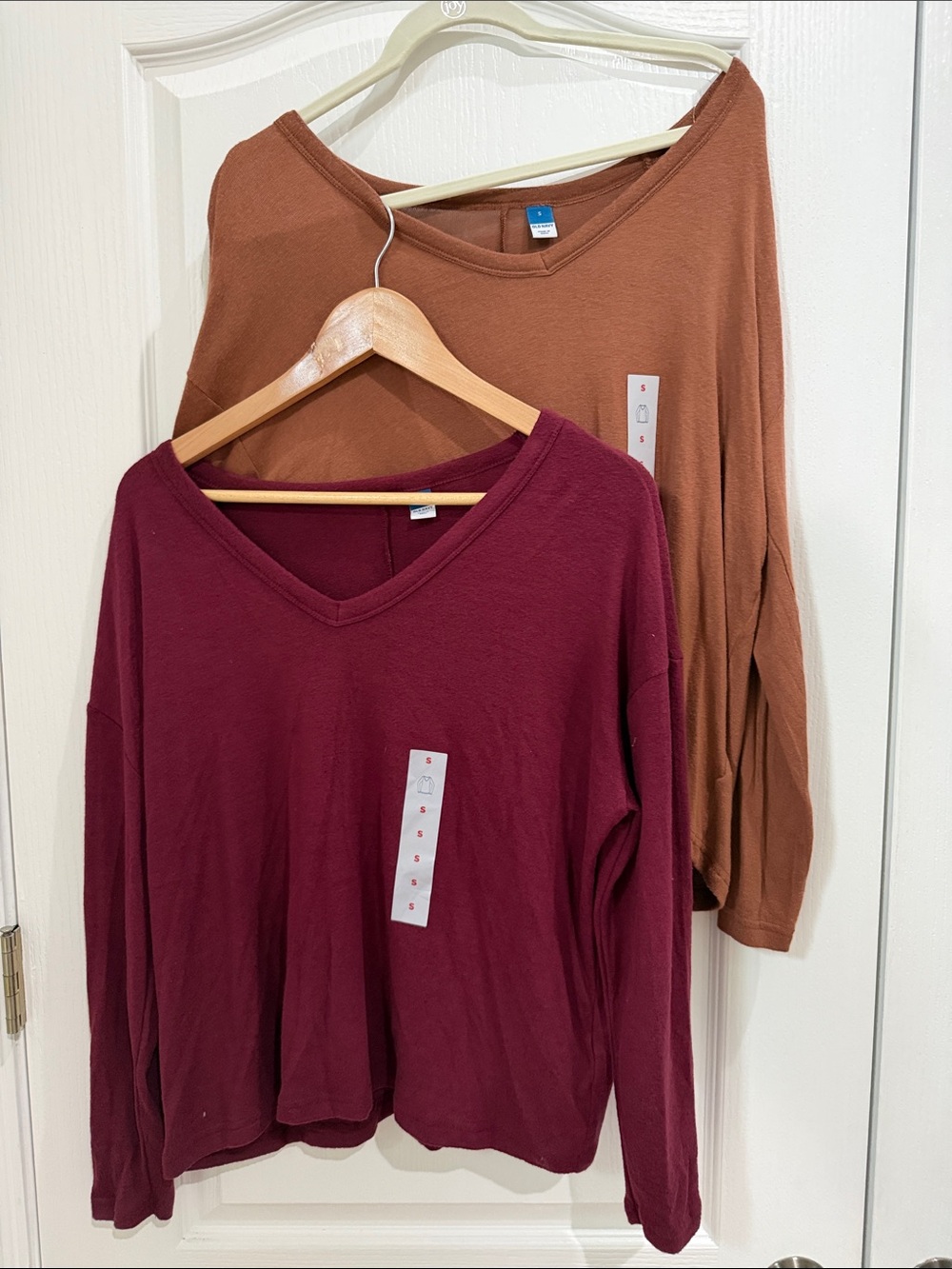 Old navy  Sz S V-Neck Long Sleeve Top - Burgundy and brownish rust 2 pack NWT